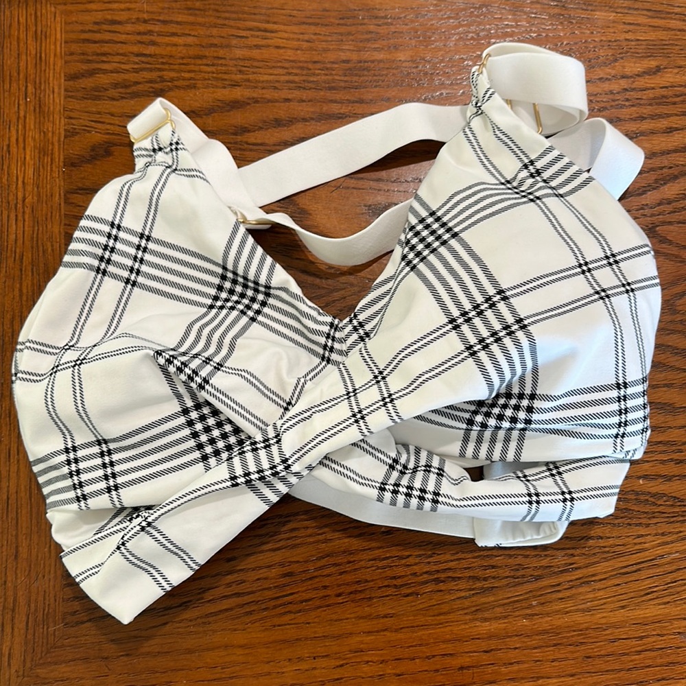 Candy Wrap Sports Bra Buff Bunny